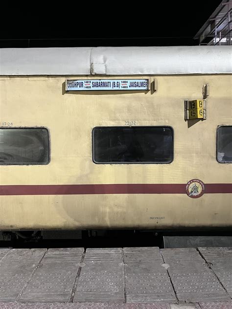 jasalmer train running status.